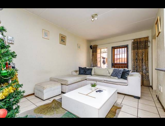 2 BEDROOM APARTMENT FOR SALE IN COMET